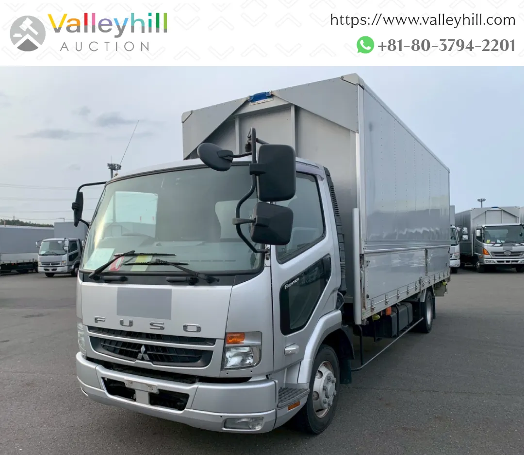  Japanese used truck - 2011 Mitsubishi Fuso Fighter wind truck with 6-speed manual transmission.